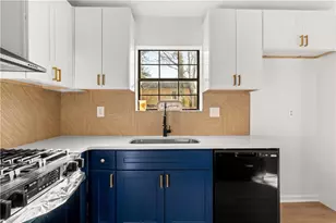 4933 Parkwest Dr, Stone Mountain, GA 30088 - Photo 14