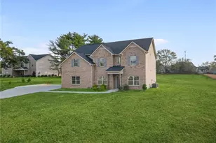 689 S Jeff Davis Dr, Fayetteville, GA 30215 - Photo 1