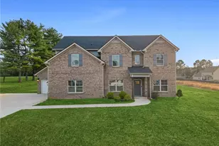 689 S Jeff Davis Dr, Fayetteville, GA 30215 - Photo 4