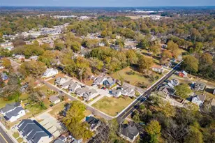 307 Davis St, Monroe, GA 30655 - Photo 4