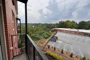 560 Dutch Valley Rd NE, Atlanta, GA 30324 - Photo 2