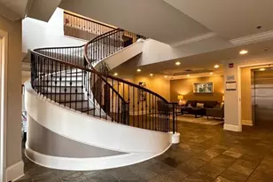 560 Dutch Valley Rd NE, Atlanta, GA 30324 - Photo 10