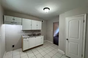 2430 Perry Blvd NW, Atlanta, GA 30318 - Photo 2