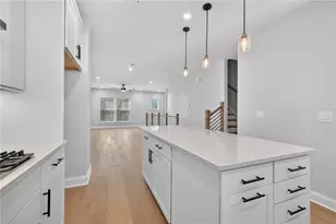 2571 Astaire Ct, Atlanta, GA 30318 - Photo 10