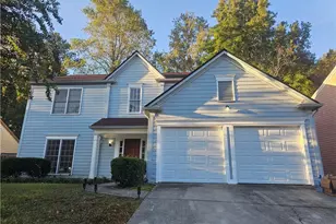 2260 Eagle Nest Bluff, Lawrenceville, GA 30044 - Photo 2