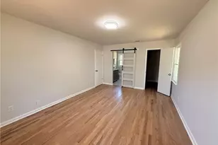 563 Hillandale Circle SW, Marietta, GA 30064 - Photo 10