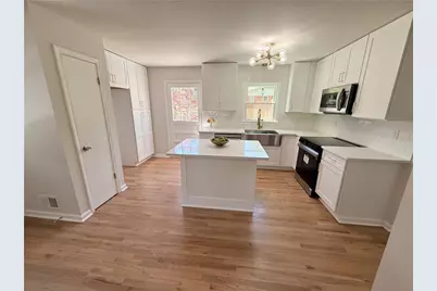 563 Hillandale Circle SW, Marietta, GA 30064 - Photo 2