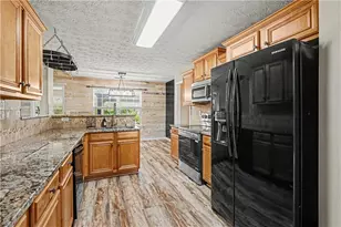 5117 Ashley Falls Ct, Loganville, GA 30052 - Photo 6