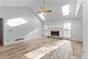 1310 Cobblestone Ln, Woodstock, GA 30189 - Photo 8