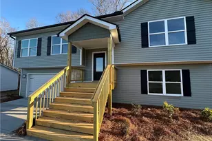 140 Highland Pointe Dr, Alto, GA 30510 - Photo 2