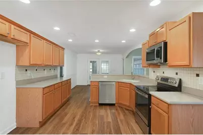 6369 Aarons Way, Flowery Branch, GA 30542 - Photo 10