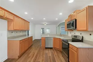 6369 Aarons Way, Flowery Branch, GA 30542 - Photo 10