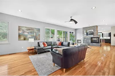 4812 Lake Forrest Drive, Sandy Springs, GA 30342 - Photo 6