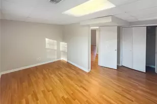 9925 La View Cir, Roswell, GA 30075 - Photo 8