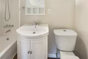 9925 La View Cir, Roswell, GA 30075 - Photo 6