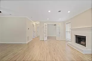 911 Hollyfax Cir NE, Atlanta, GA 30328 - Photo 18