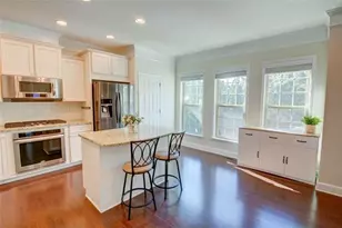 1660 Woodbridge Ln NE, Atlanta, GA 30329 - Photo 4