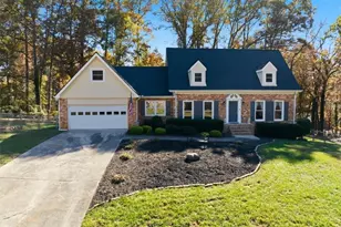 2334 Pine Point Dr, Lawrenceville, GA 30043 - Photo 2