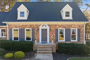 2334 Pine Point Dr, Lawrenceville, GA 30043 - Photo 4