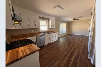 175 Lakeshore Circle SE, Acworth, GA 30101 - Photo 2