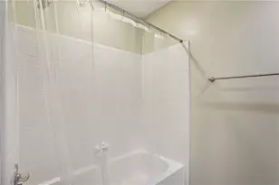 208 Bainbridge Dr, Atlanta, GA 30327 - Photo 16