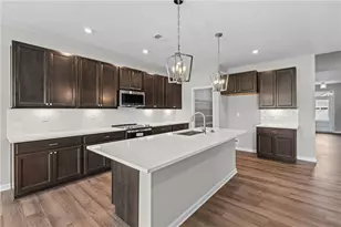 713 Crystal Lk Pkwy, Hoschton, GA 30548 - Photo 10