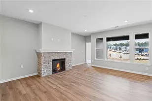 713 Crystal Lk Pkwy, Hoschton, GA 30548 - Photo 4