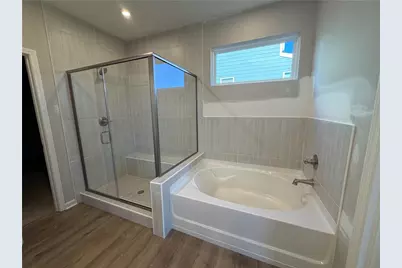 713 Crystal Lake Parkway, Hoschton, GA 30548 - Photo 4