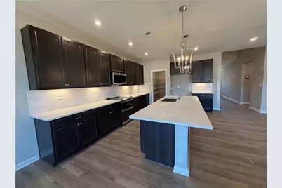 713 Crystal Lake Parkway, Hoschton, GA 30548 - Photo 2