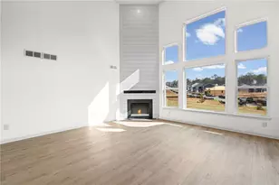 737 Crystal Lk Pkwy, Hoschton, GA 30548 - Photo 4