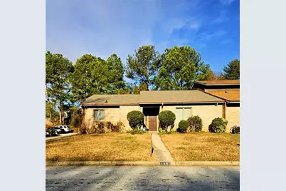 1497 Stoneleigh Circle, Stone Mountain, GA 30088 - Photo 2