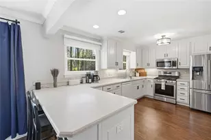 225 Barrington Dr E, Roswell, GA 30076 - Photo 10