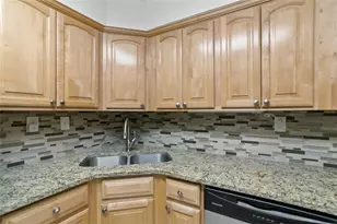 2870 Pharr Ct South NW, Atlanta, GA 30305 - Photo 10