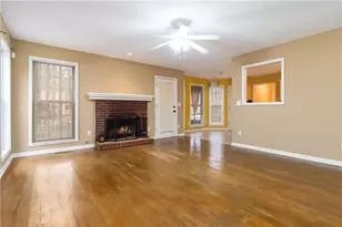 255 Camden Park Dr, Lawrenceville, GA 30046 - Photo 10