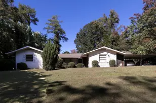438 Carriage Dr, Atlanta, GA 30328 - Photo 2