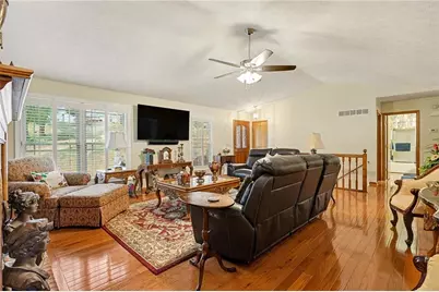 157 Springwater Trace, Woodstock, GA 30188 - Photo 4