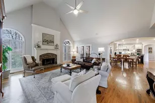 10190 Oxford Mill Dr, Johns Creek, GA 30022 - Photo 26