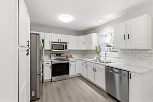 630 Streamside Dr, Roswell, GA 30076 - Photo 8