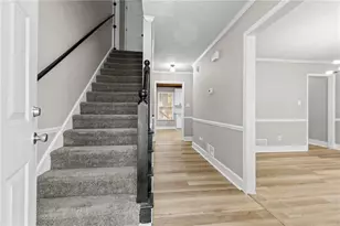 800 Post Rd Cir, Stone Mountain, GA 30088 - Photo 6