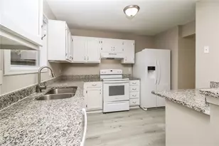 5707 Wells Cir, Stone Mountain, GA 30087 - Photo 4