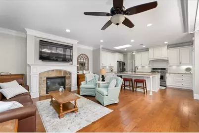 306 Gray Shingle Ln, Woodstock, GA 30189 - Photo 4