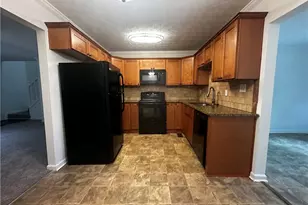 2536 Country Lake Cir, Powder Springs, GA 30127 - Photo 8