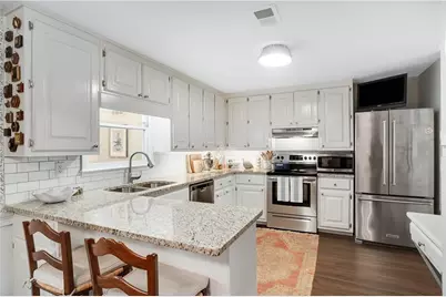 7307 Saint Charles Square, Roswell, GA 30075 - Photo 10