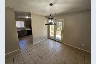 1037 Forest Path, Stone Mountain, GA 30088 - Photo 4