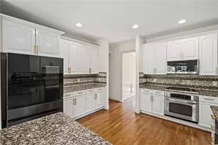 12857 Waterside Dr, Alpharetta, GA 30004 - Photo 16