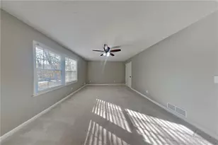 1176 Golden Cir SW, Lilburn, GA 30047 - Photo 8