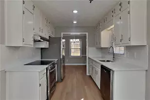 1176 Golden Cir SW, Lilburn, GA 30047 - Photo 4