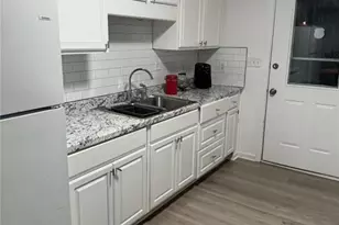 328 NE Roosevelt Circle, Marietta, GA 30060 - Photo 4