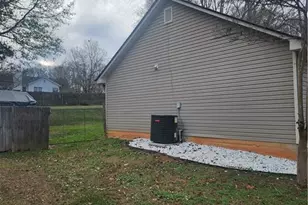 932 Century Oak Dr, Winder, GA 30680 - Photo 4