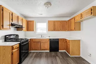 5781 Creekside Dr, Rex, GA 30273 - Photo 8